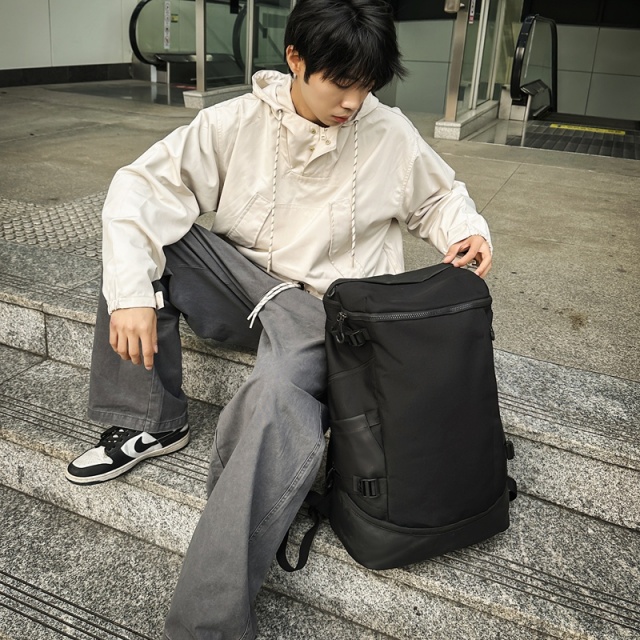 Large Capacity Cylindrical Outdoor Backpack